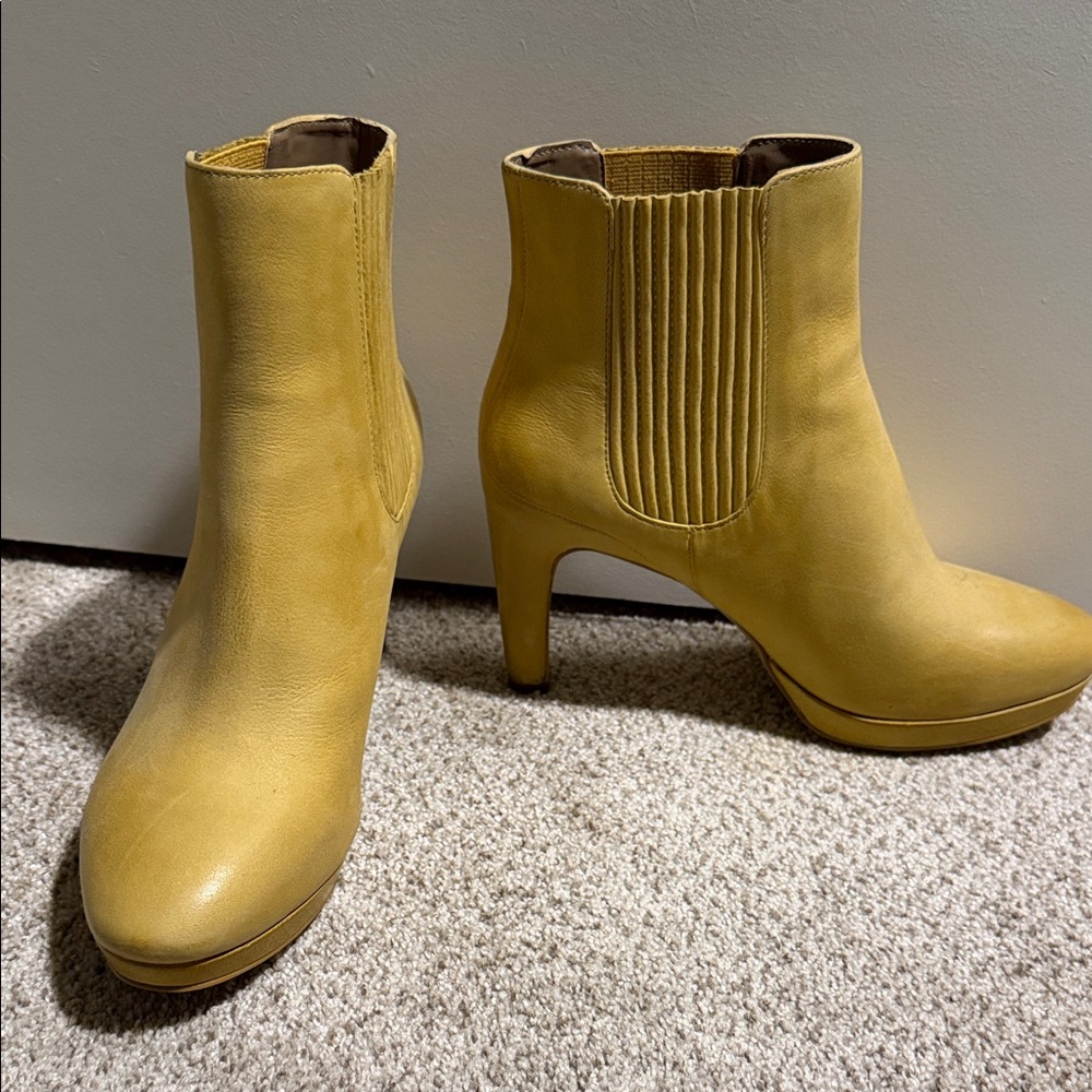 Ecco Mustard Heeled Ankle Boots